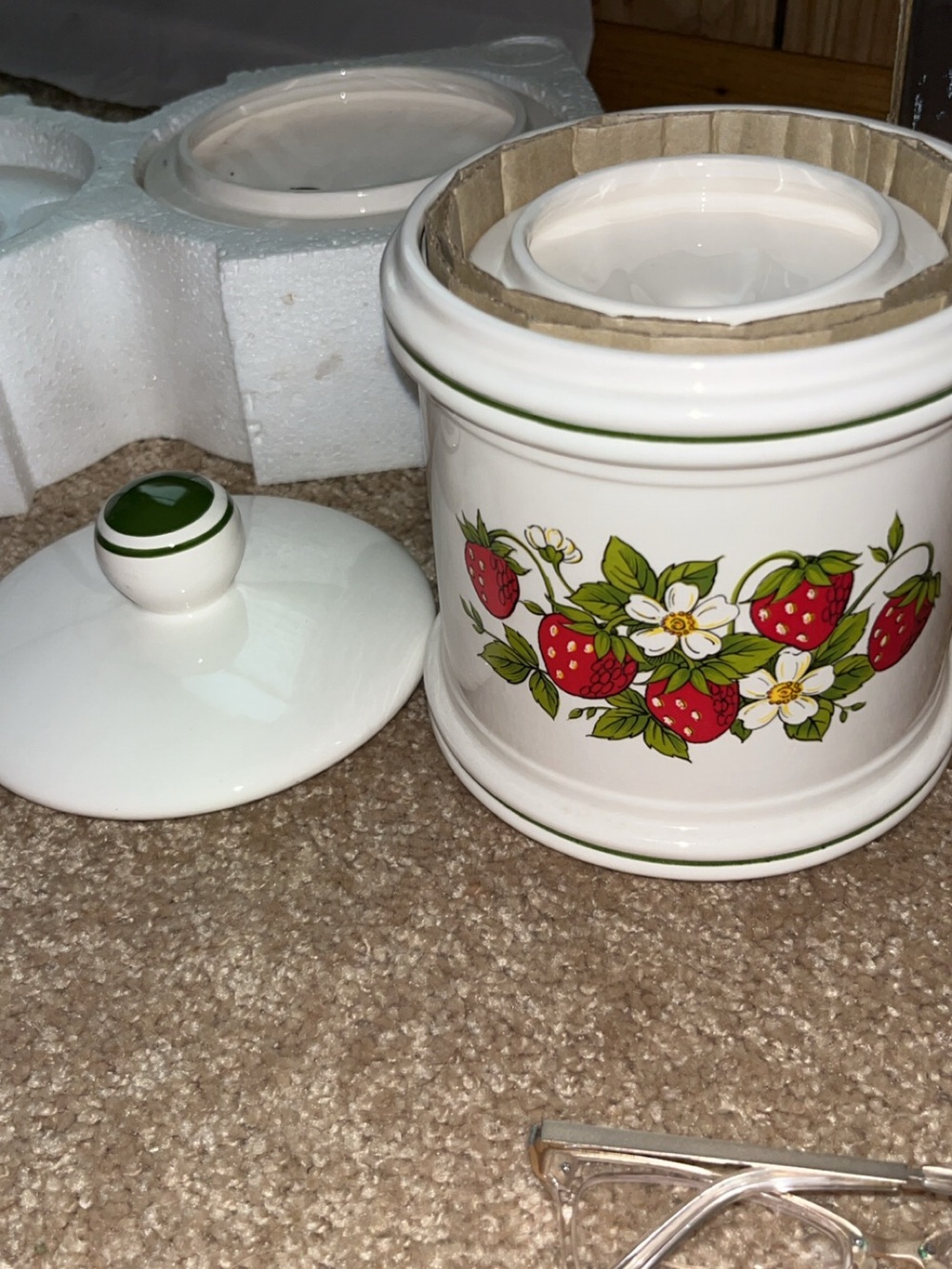 Fine Ceramic Strawberry Canister Set – White with Red Strawberry Decal - Picture 2 of 4